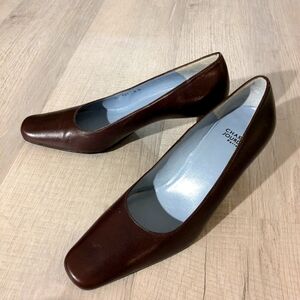 Leather Pumps (2.5" heel, US Sz 8) by Charles Jourdan